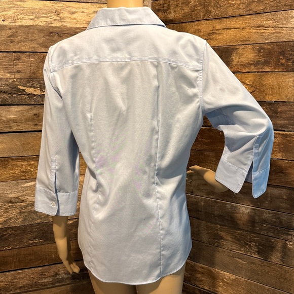 💰BOGO FREE Ladies’ EB Button Down Top - Picture 3 of 6